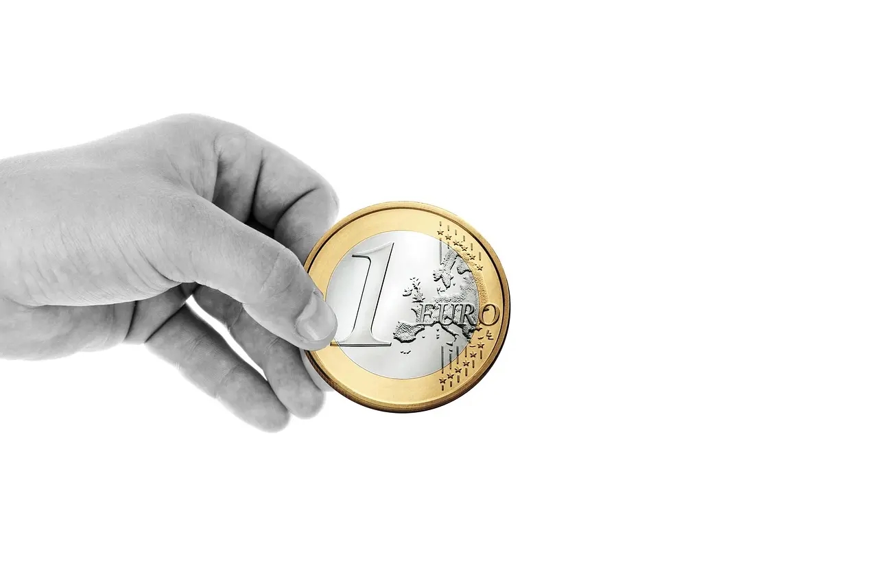 Comisiones de mantenimiento de la cuenta bancaria: ¿son gasto deducible para el autónomo?