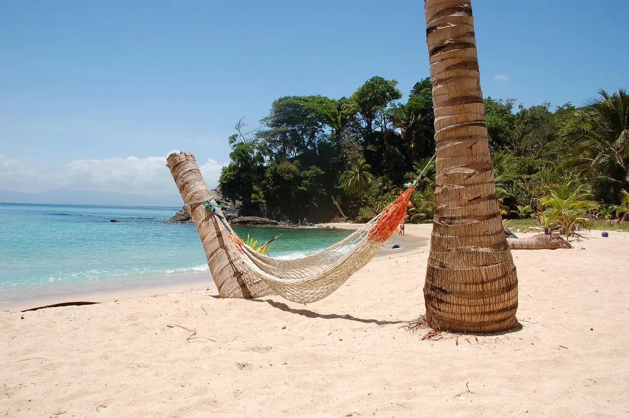 Vacaciones del autónomo: cómo dejar la facturación y los cobros preparados