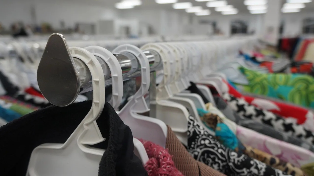 Vender en Vinted o Wallapop: cuándo dejas de ser un particular y toca darse de alta como autónomo