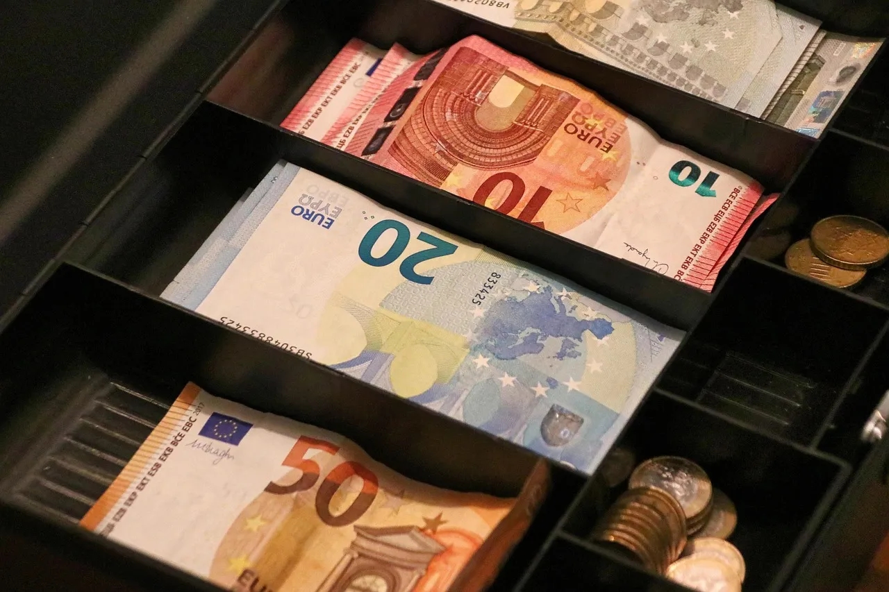 Cierre de caja diario en un negocio pequeño: cómo cuadrar los cobros del día en efectivo, tarjeta y Bizum