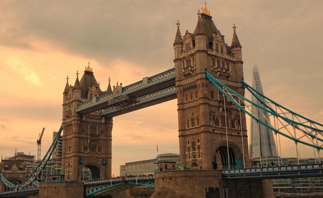 Facturar a un cliente de Reino Unido tras el Brexit: IVA y requisitos