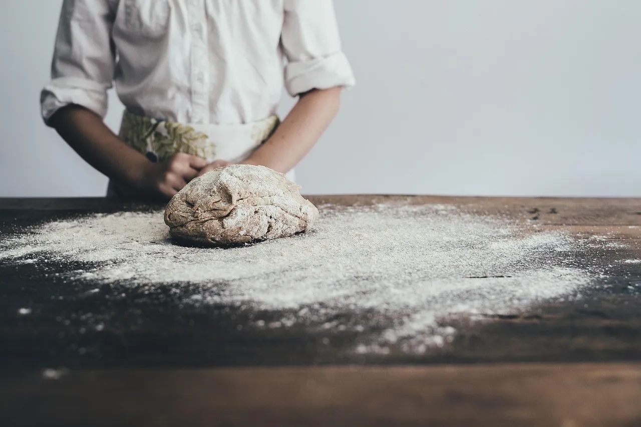 Facturar en una panadería o pastelería: IVA del pan, la bollería y los encargos