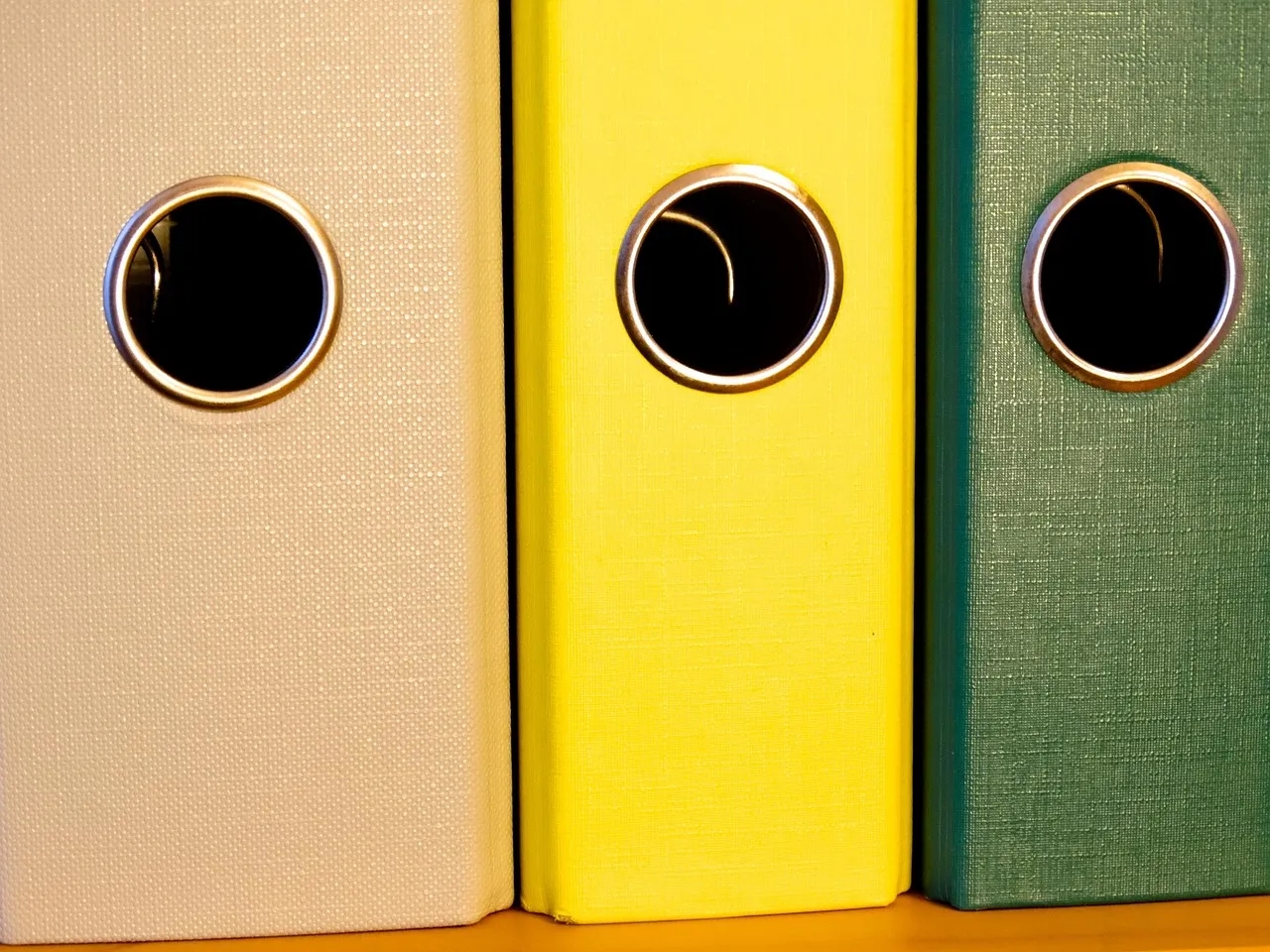 Facturas de proveedores por correo: qué guardar, qué descartar y cómo ordenarlas cada semana