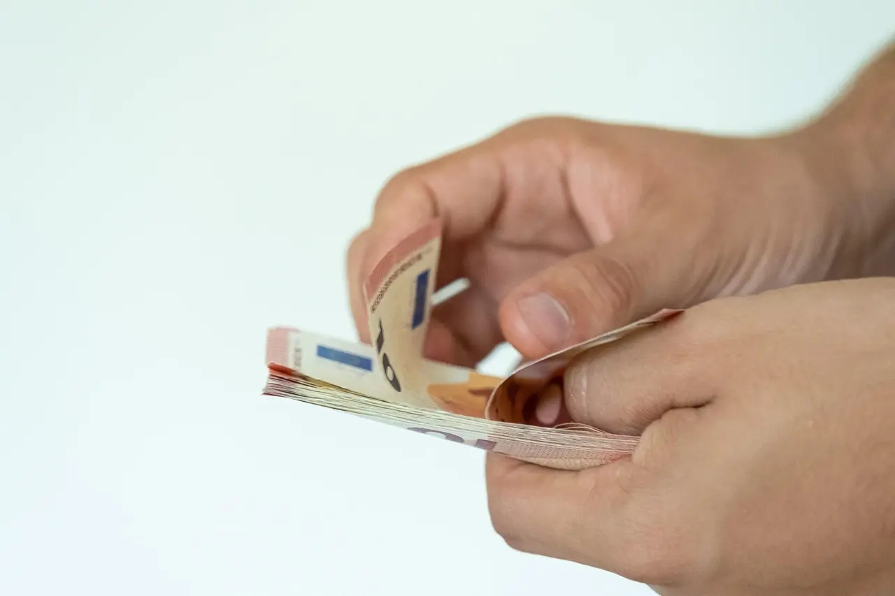 Límite de pagos en efectivo: qué dice la ley para autónomos y empresas